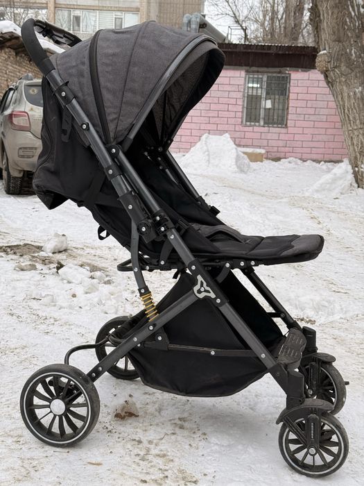 Детская коляска (прогулочная)