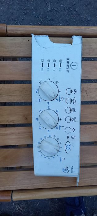 Продам двигатель от стиральной машинки Indesit