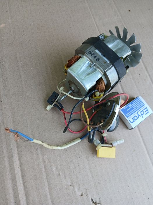 Motor electric storcător