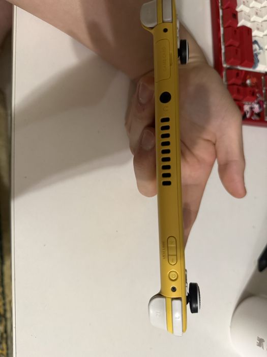 Nintendo switch lite желтый (прошитый с homebrew)