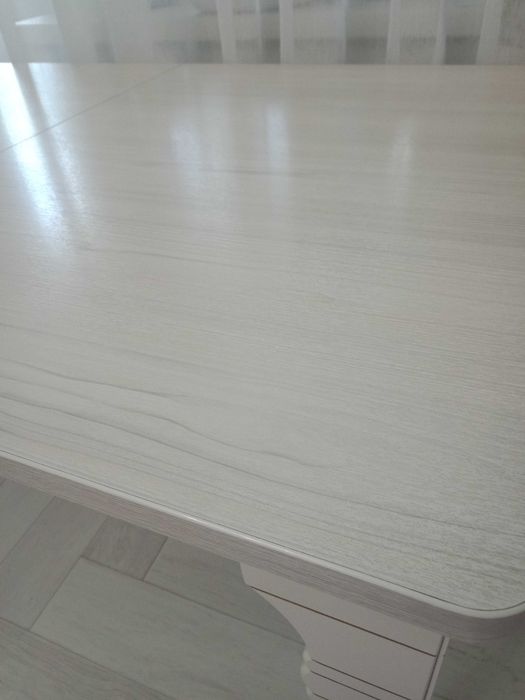 Продам стол красивый