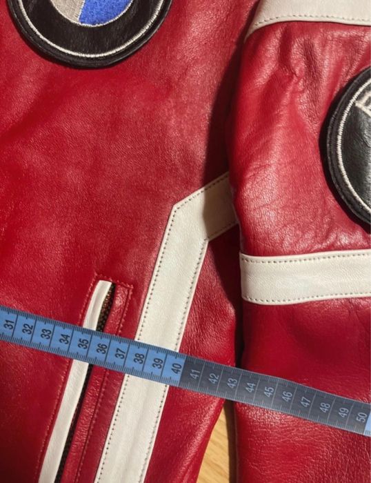 Geaca de piele rosie bmw