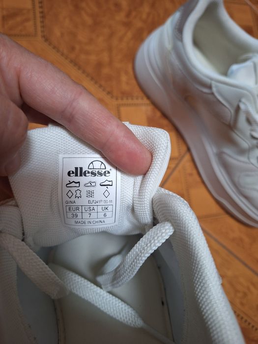 Маратонки чисто нови