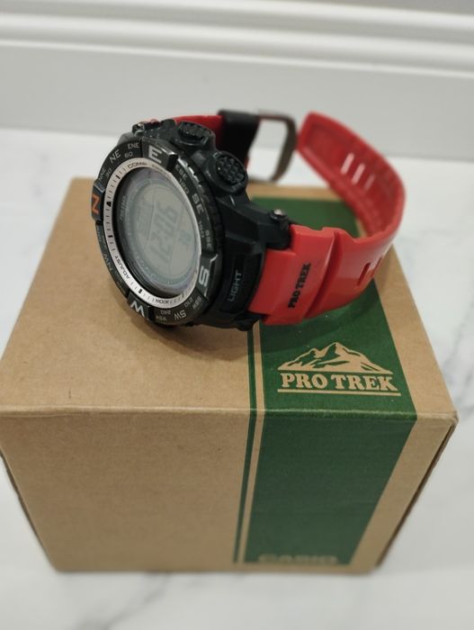 Часовник Casio ProTrek