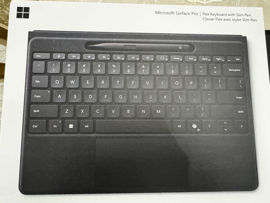 Microsoft Surface Pro Flex keyboad with slim pen