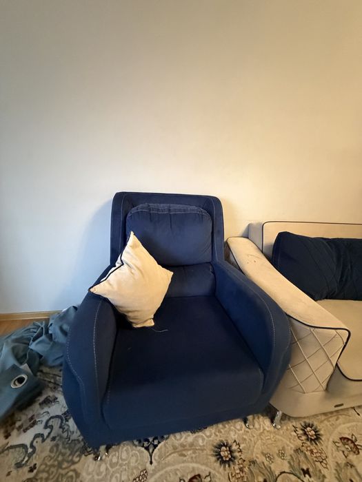 Продам диван с креслами