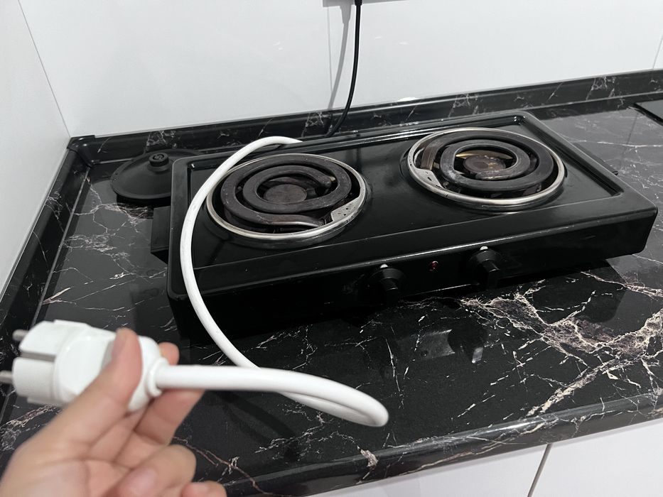 Продам электрическую плитку!