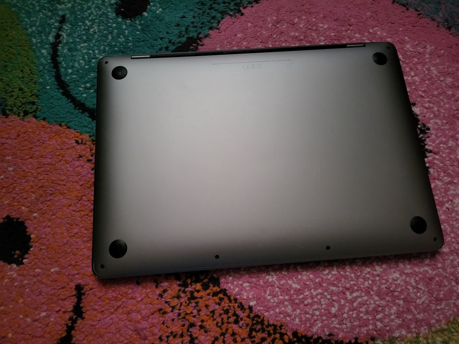 Macbook pro touchbar  m1 2020 13 inch 133 cicluri schimb cu placa  RTX