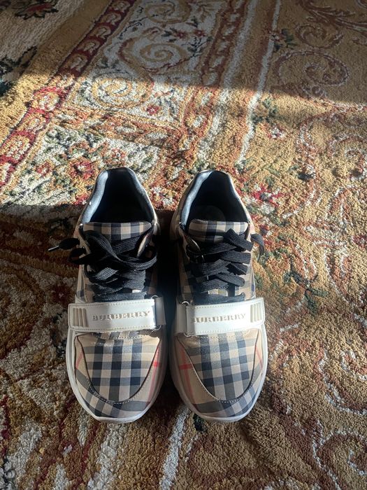 Adidasi burberry