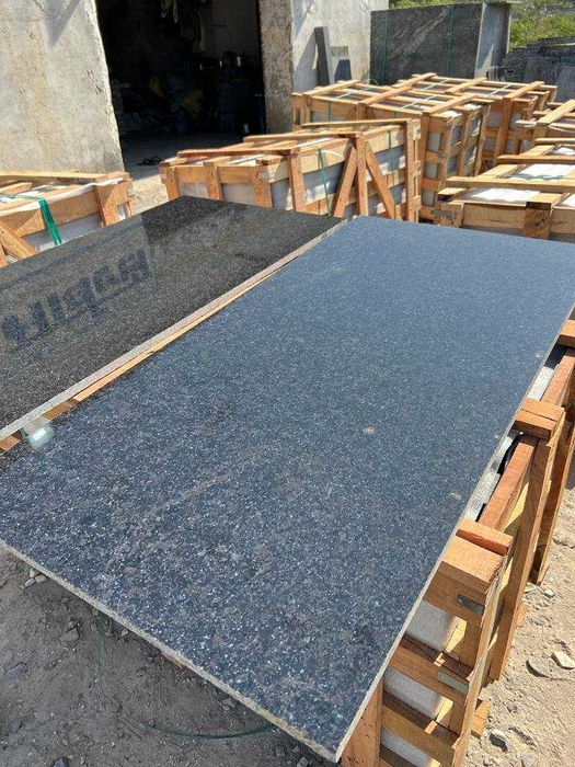 Индийский черный натуральный гранит в Самарканде