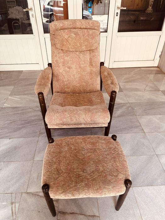 Шведско винтидж кресло с табуретка – Scandinavian Design, масивно дърво