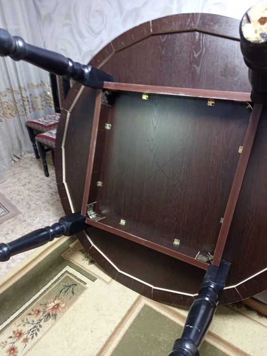 Кухонный стол , диаметр 1,5