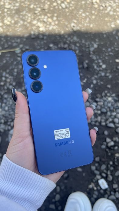 Vând telefon S25