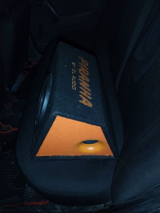 Продам сабвуфер .