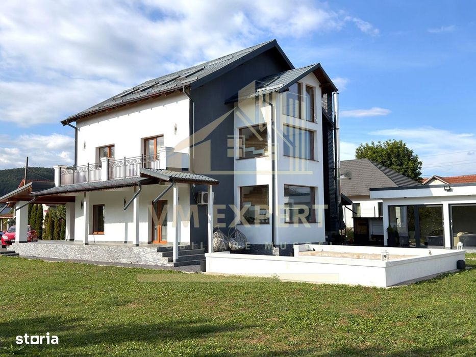 Casă 5 Camere Teren 1600 Mp Campulung