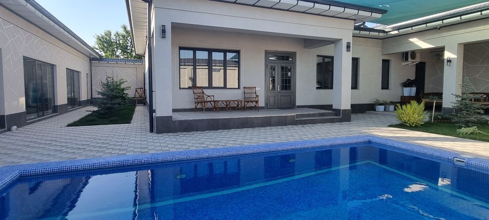 Продаётся загородный дом -дача в Бустонлыкском районе.