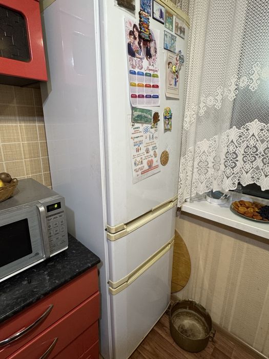 Холодильник с морозилькой