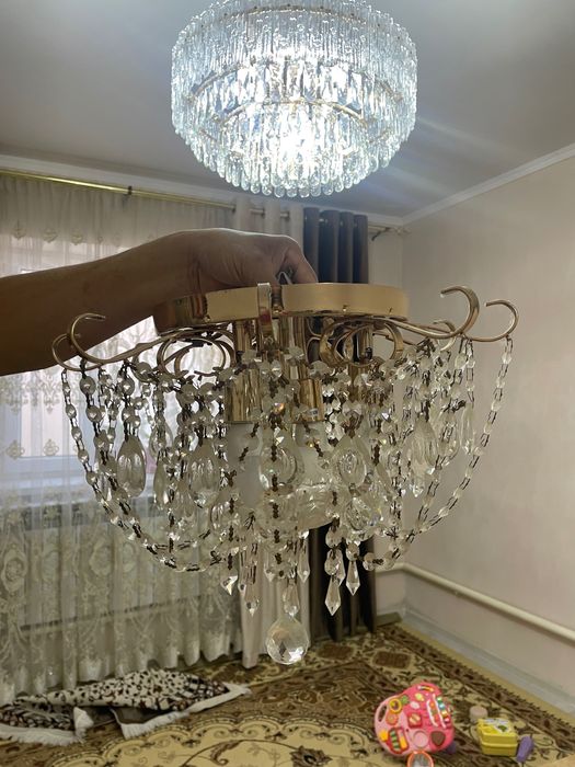 Продается люстра