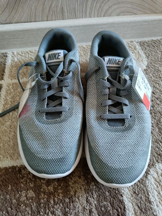 Продам кроссовки Nike оригинал