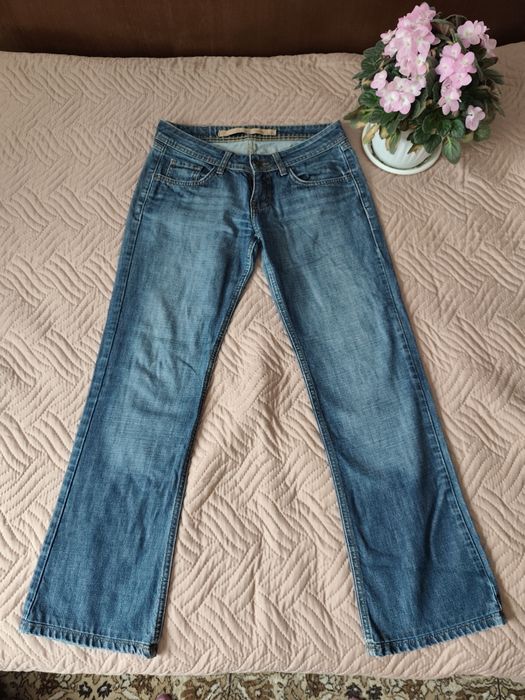 Два чифта дънки и горнище