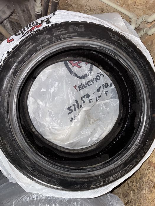 Продам зимнюю резину 225/45/17