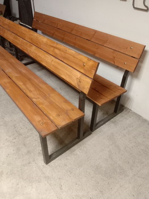 Лавочки. Лиственница , сосна .