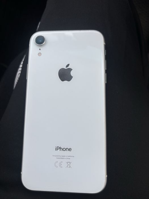 Продам IPhone XR 64 Gb