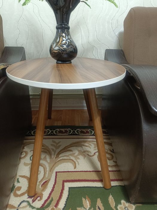 Продам журнальный столик