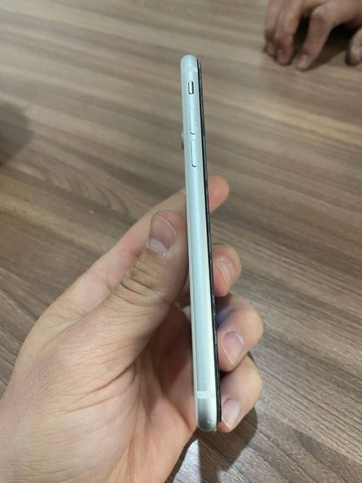 Продается Iphone se 64gb