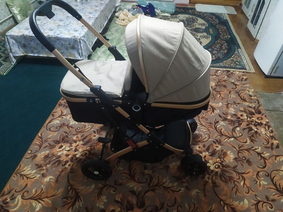 Продается новая коляска.