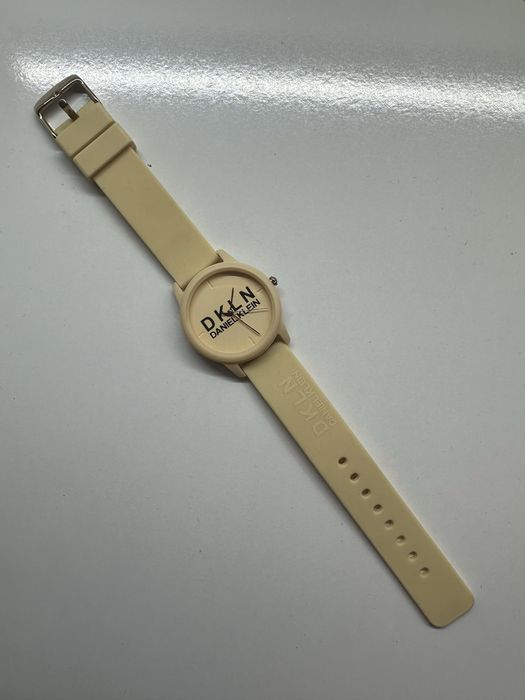 Часовник Daniel Klein. Бежов-светло розов