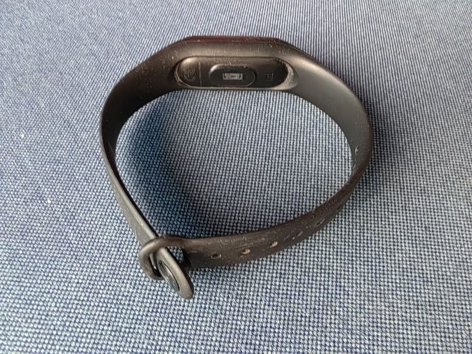 Фитнес гривна тракер Xiaomi Mi Band 2.