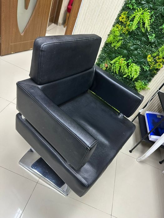 Vând  Scafa .Scaune.Masute pentru COAFOR !