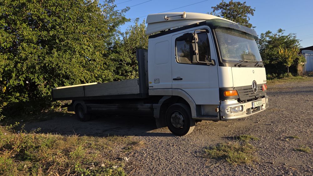 Vând Mercedes atego