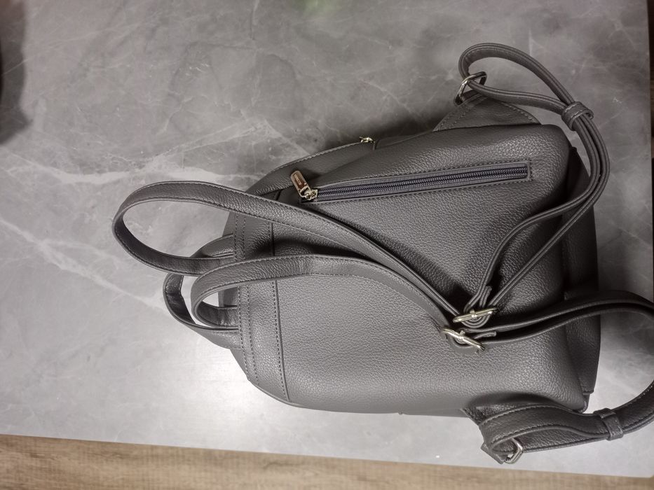 Продам рюкзак Серый