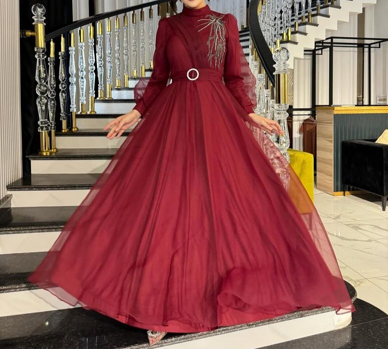 Продам вечернее платье новое