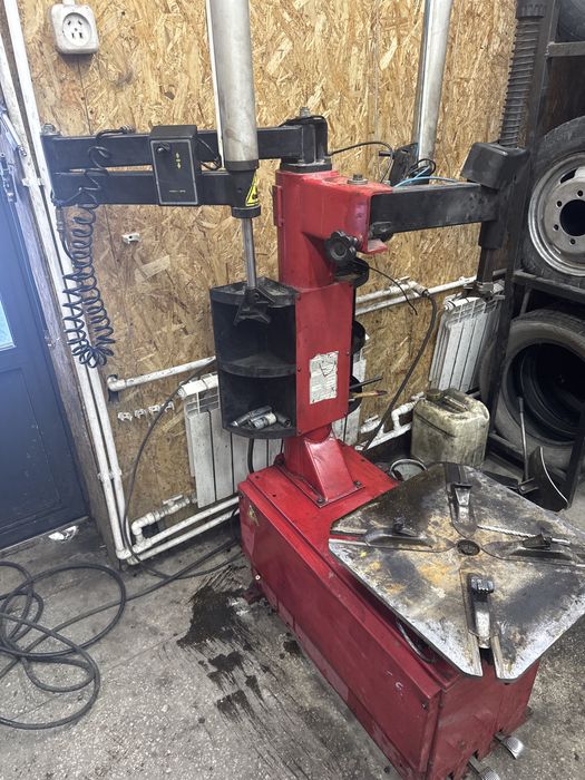 Продаю шиномонтажный станок