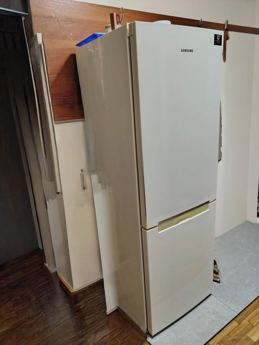 Холодильник "Samsung" инверторный