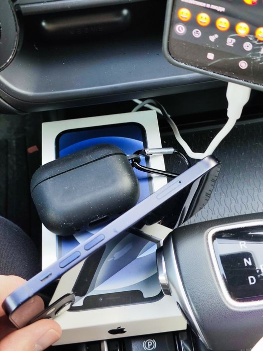 Iphone 12 mini  AirPods Pro