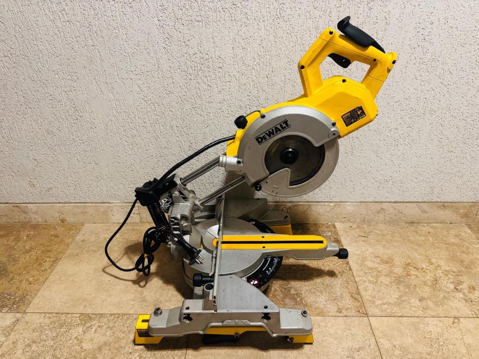 Dewalt circular DW 777