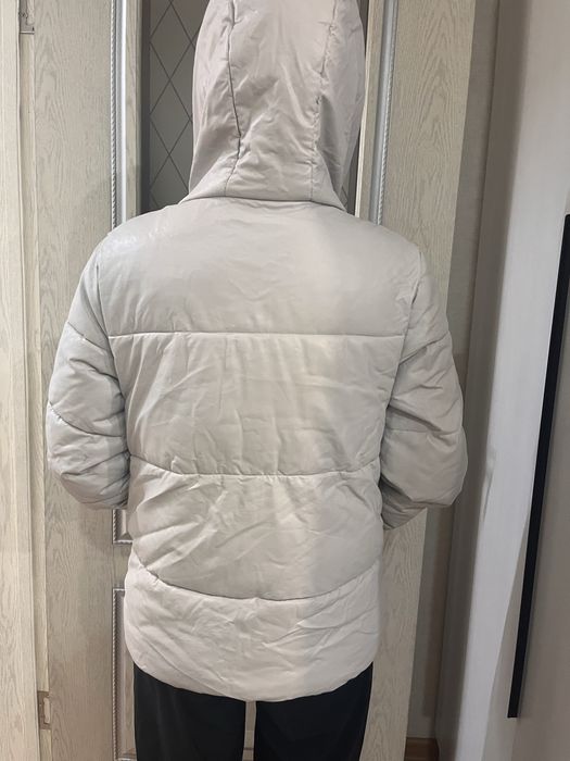 Продам куртку размер М. Самовызов