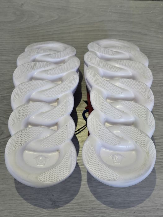 Versace Chain Reaction