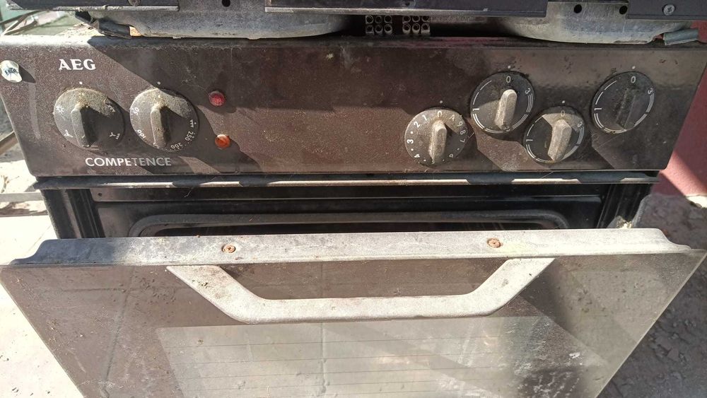 cuptor electric si plita vitroceramica AEG functioneaza perfect