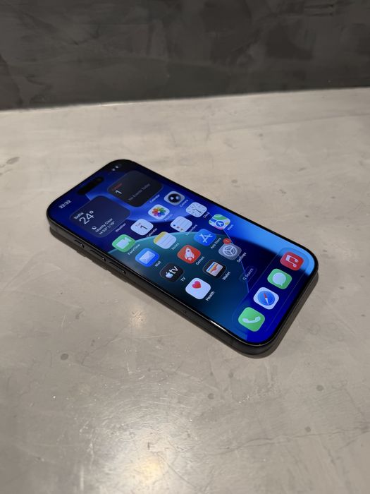 КАТО НОВ Iphone 17 Pro, 100% battery