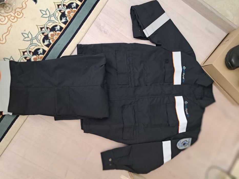 Продается спецовка и ботинки