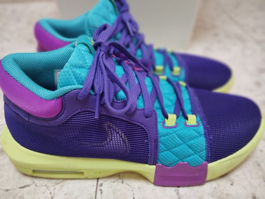 Омекотени баскетболни маратонки NIKE  LeBron Witness 8