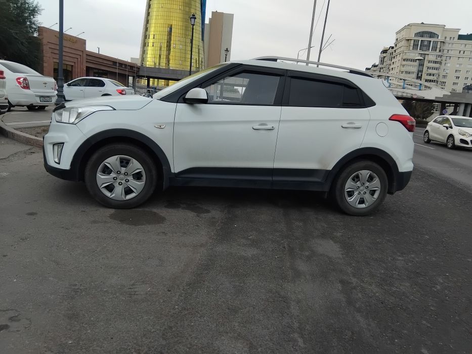 Hyundai   creta   crossover  2020  года выпуска.