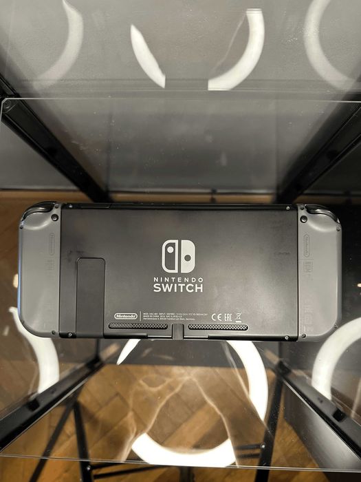 Nintendo Switch 1 + SD Card 128GB
