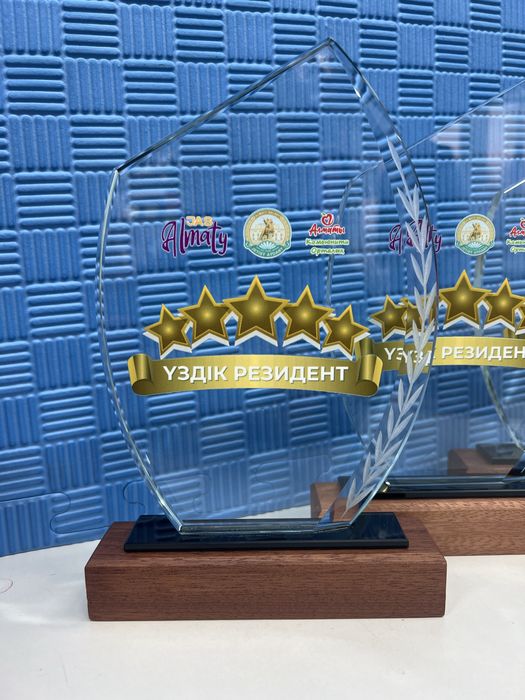 Кубки медали стекло