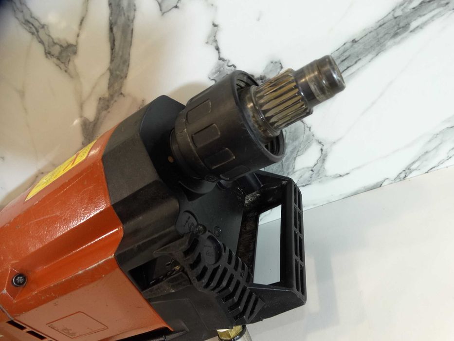 Hilti DD 250 CA - Диамантено пробивна машина